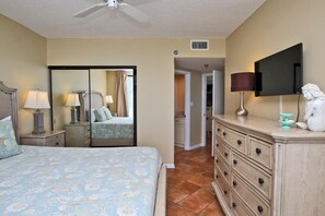 Condo, varias camas (Pelican Pointe 803) | 3 habitaciones, decoración personalizada y muebles diferentes 