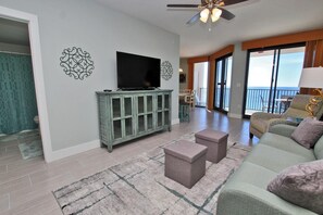 Condo, 1 King Bed with Sofa bed (Phoenix X 1208) | Living area