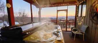 Just rehabbed, amazing views on 300 acre ranch, animals, trails, hottub, pond