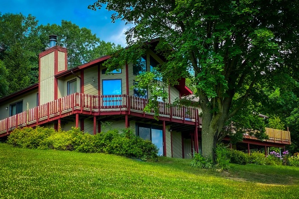 Fish tale lodge, great views