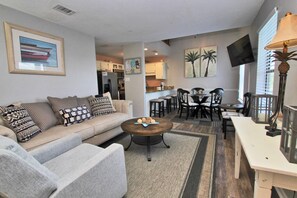 Condo, Multiple Beds (Ocean Reef 304) | Living area