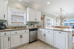 House, Multiple Beds (On Golden Pond 8A West) | Private kitchen