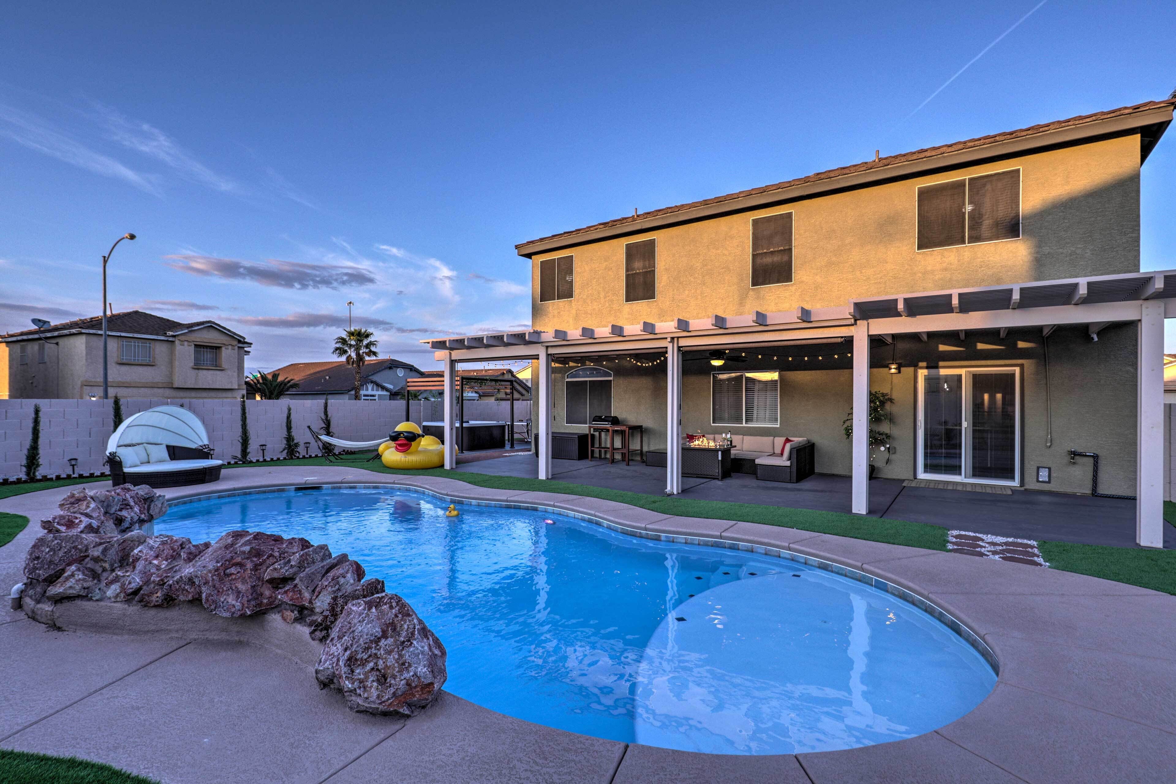 Luxurious Vegas Digs: Hot Tub, BBQ, Cabana & More!