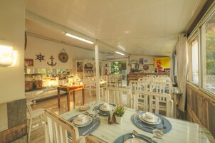 Desayuno continental gratuito y diario