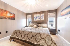 2 bedrooms, desk, iron/ironing board, travel cot - Modern House {Fenced Back Yard} BBQ Garage {Clean} (Lloydminster)