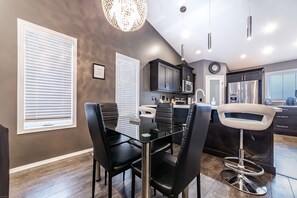Dining - Modern House {Fenced Back Yard} BBQ Garage {Clean} (Lloydminster)