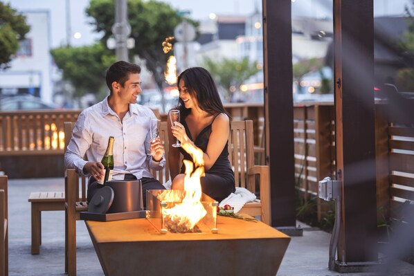 Fireplace - SaltLine Hotel (Seaside)