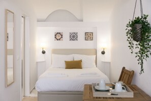 2 bedrooms, desk, travel crib, free WiFi