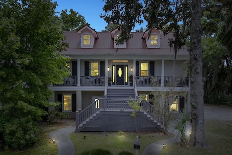 Exterior. Shangri-La @ Thunderbolt | Great for Large Groups