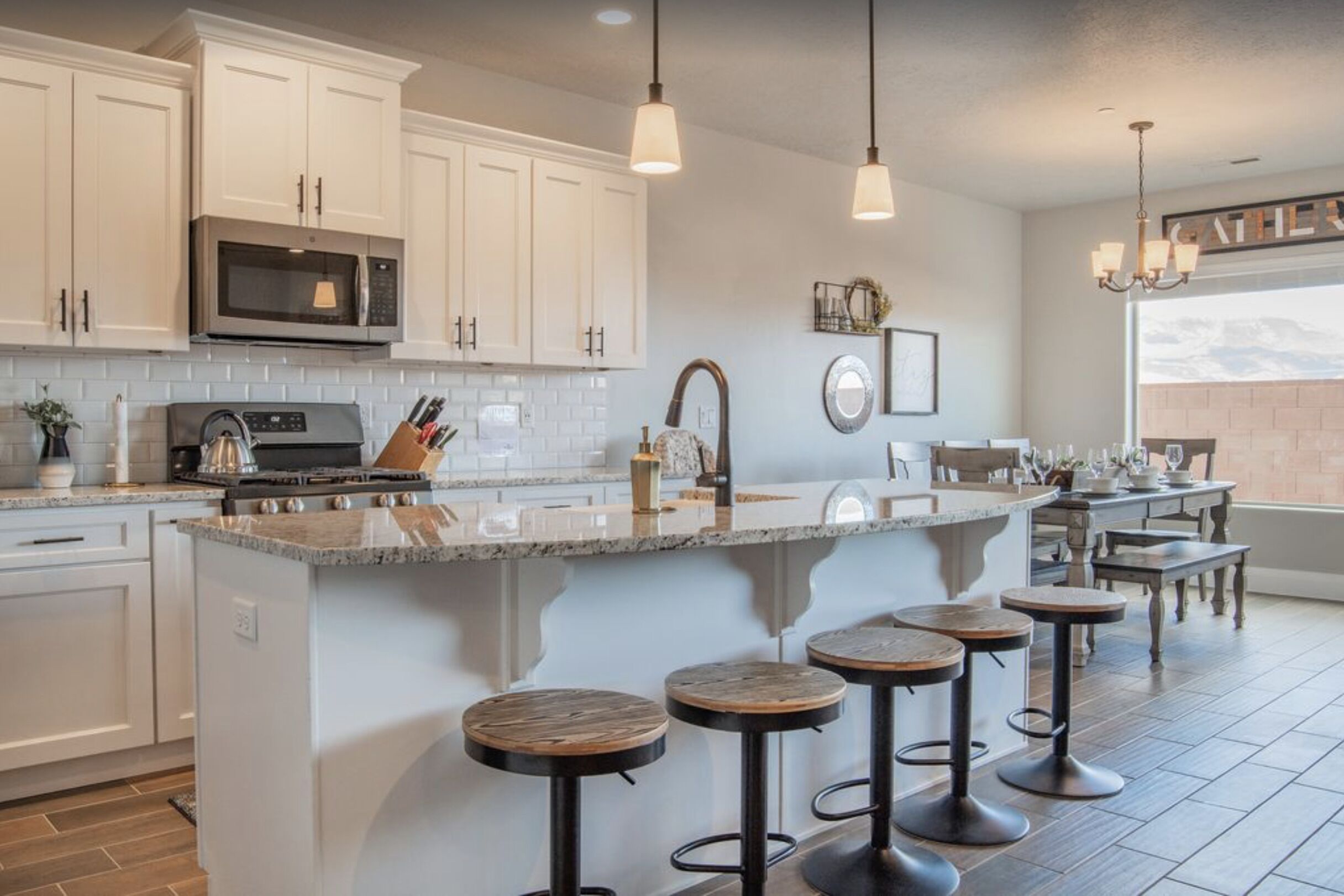 Best of Utah Townhouse | Private Hot Tub + Pool + Ping Pong + X-Box | EV CHARGER