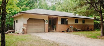 Brandy Bay Hideaway: Pet Friendly Retreat