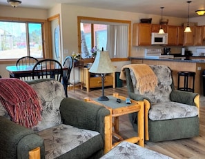 Interior - Bull Frog Bay #2 - On Lake Minocqua (Minocqua)