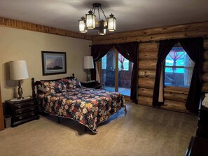 4 bedrooms, desk, WiFi, bed sheets