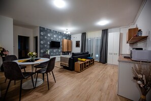 101-inch Smart TV with cable channels, TV, Netflix - Intercity Residence - Private apartments (Cluj-Napoca)