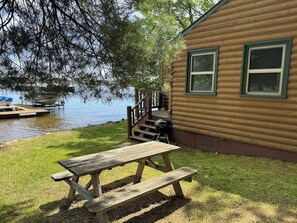 Outdoor dining - Minocqua Shores Cabin #2 (Minocqua)