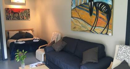 Studio Apartment in Leafy Hurstbridge