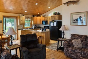 Télévision, cheminée, espaces bureaux