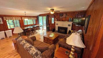 Télévision, cheminée