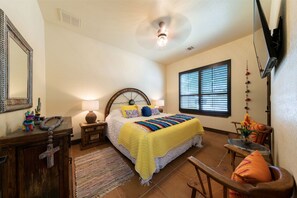 1 bedroom, iron/ironing board, free WiFi, bed sheets - #5 Fiesta Casita on the Guadalupe River at The Casitas at Gruene (New Braunfels)