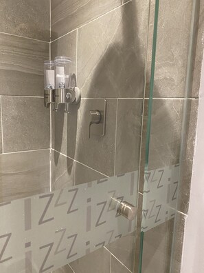 Bathroom shower - izZzleep WTC World Trade Center Mexico (Mexico City)
