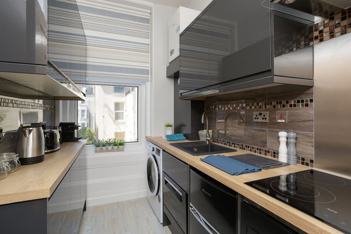 Apartment, Private Bathroom, City View (1 Bedroom Apartment) | Shared kitchen