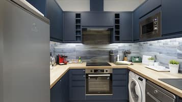 Comfort Apartment, Private Bathroom, City View (2 Bedroom Tern place) | Private kitchen