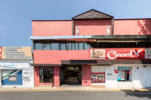 Façana frontal de l'allotjament