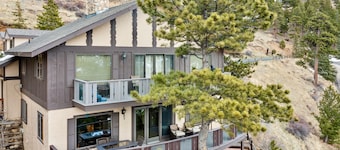 Destiny Family Vacation Home at Windcliff by RedAwning