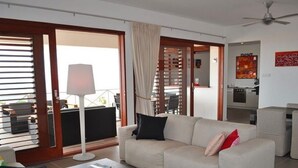 Apartment | Living room - Holiday Apartment Overlooking Caribbean sea in Willemstad (Jan Thiel)