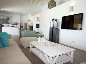 DVD player, MP3 dock - Luxurious Villa in Jan Thiel With Pool (Jan Thiel)