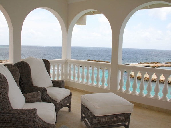 Balcony - Sea View Villa by the Mambo Beach With Private Pool (Willemstad)