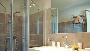 Bathroom - Modern Apartment With Swimming Pool in Willemstad (Willemstad)