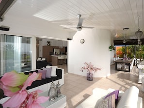 Living room - Luxurious Villa in Willemstad With Private Pool (Willemstad)