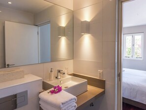 Bathroom - Beautiful Villa With Private Pool Within Walking Distance of Jan Thiel Beach on Curacao (Jan Thiel)