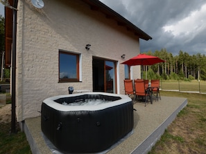 Exterior - Lavish Villa in Rožmitál pod Tremšínem With Jacuzzi (Nepomuk)