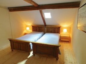House - Holiday House Near Forest in Obora (Obora)
