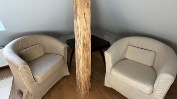 House | 4 bedrooms, individually furnished, bed sheets