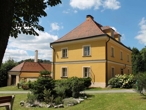 House | Exterior - Former Parsonage in Western Bohemia (Milire)