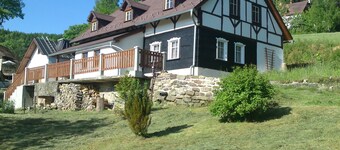 Peacefully Located House With Views of the Valley