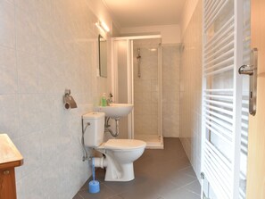 Bathroom - Beautiful Apartment in Hroznetín With Garden (Hroznetin)