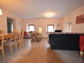 Living room - Beautiful Apartment in Hroznetín With Garden (Hroznetin)