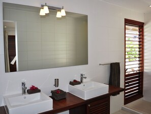 Shower - Cosy Seaside Villa in Jan Thiel With Pool (Jan Thiel)