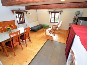 House | Dining - Holiday Home in Forest With Private Pool (Petrohrad)