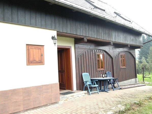 Balcony - Cozy Holiday Home in Svetlá pod Ještedem With Mountain View (Svetla pod Jestedem)