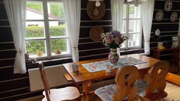 House | Dining
