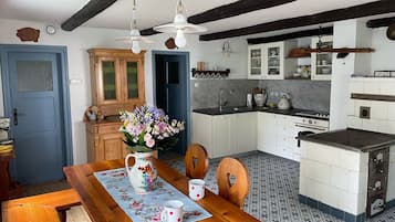 House | Private kitchen | Stovetop, coffee/tea maker, high chair