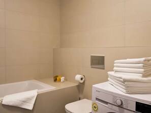 Apartment | Bathroom