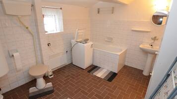 House | Bathroom | Bathtub, towels