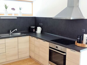 Fridge, microwave, oven, dishwasher - Large Chalet in Villa District, Modern and Luxurious, Large Terrace & Carport (Harrachov)
