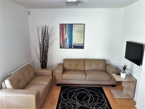 Living room - Large Chalet in Villa District, Modern and Luxurious, Large Terrace & Carport (Harrachov)